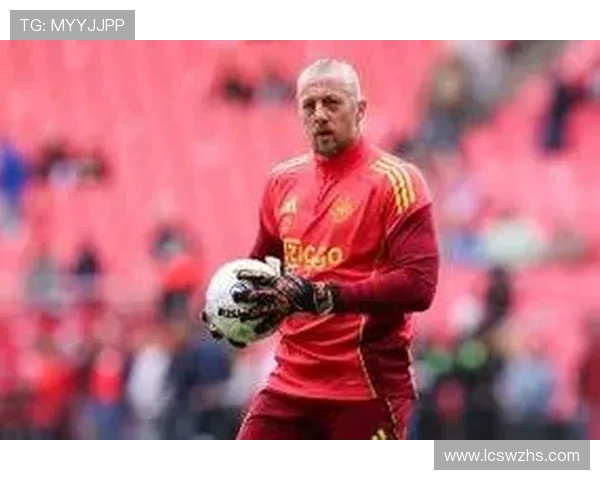 欧冠最年长出场榜:诺伊尔莱万索默领衔,41 岁门神居首 欧冠最年长出场榜:诺伊尔莱万索默领衔,41 岁门神居首